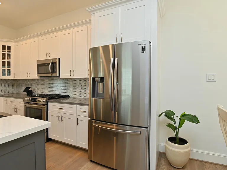 1117 W 16th St #C — Photo 30