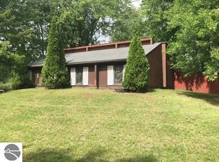 997 S Genuine Rd, Mount Pleasant, MI 48858