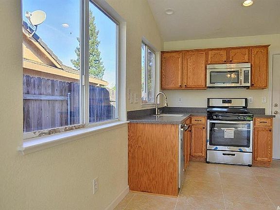 3rd image of 8950 Harvest Hill Way
