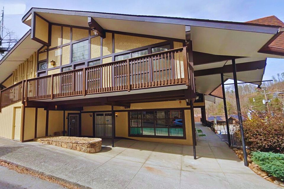 Suite 12's upstair entrance with ramp access