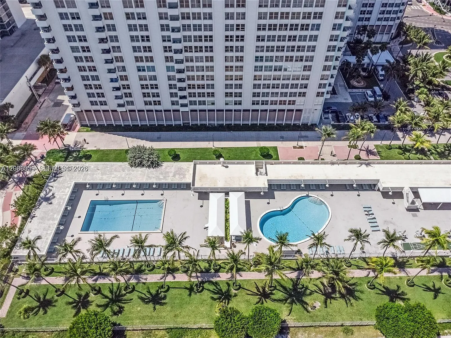 Triton Tower Condo — Photo 3