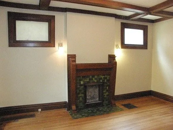 7 bed, 2307 sqft, $6,125 — Photo 3