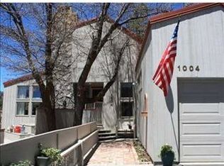 1004 Fawnskin Dr, Fawnskin, CA 92333