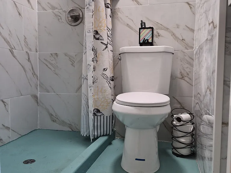 209 N E St #4 — Photo 6