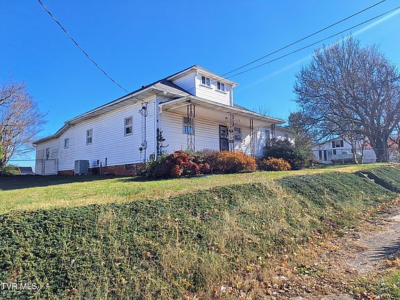 2nd image of 949 Fairview Ave