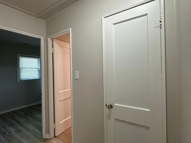 2101 S Pershing Dr — Photo 9