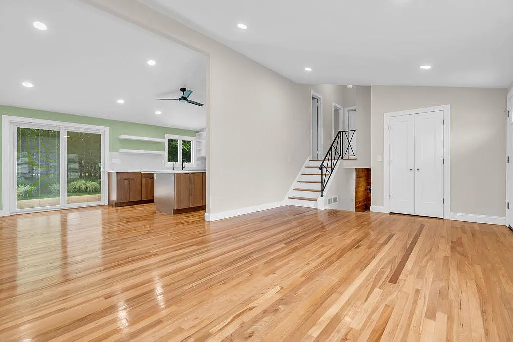 61 Cornell Dr — Photo 3