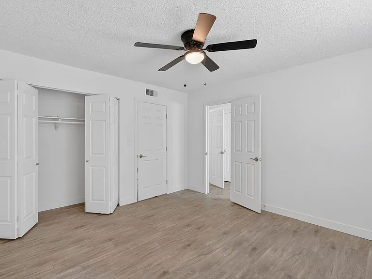 2535 W Missouri Ave #1 — Photo 7