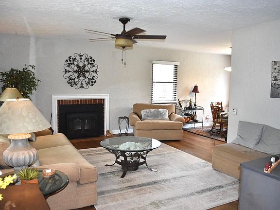 2nd image of 122 Jefferson Park Dr