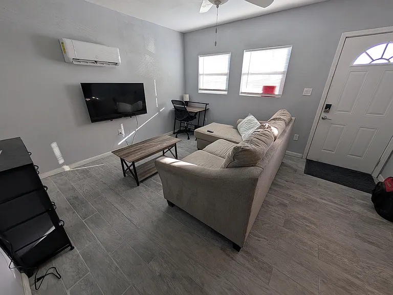 508 N San Antonio St #B — Photo 7