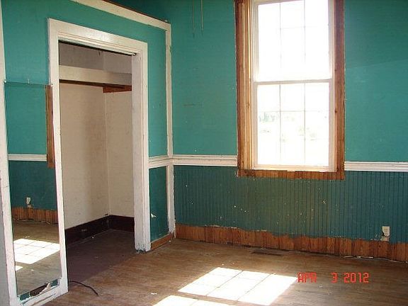 5th image of 420 Catalpa Ln