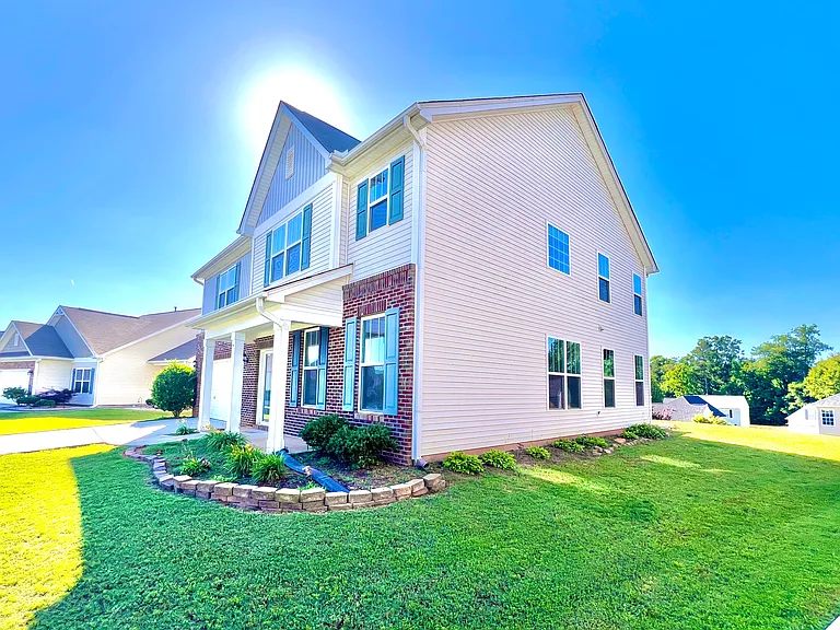 317 Gibby Ln — Photo 2