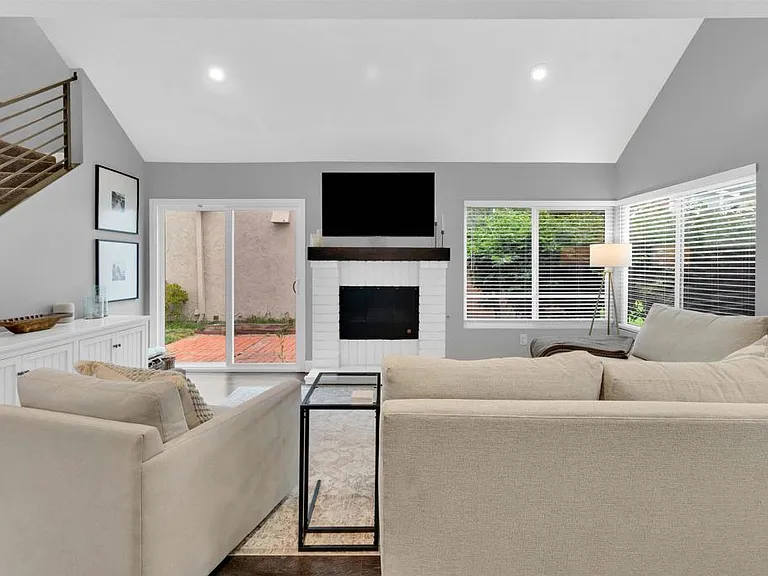 10618 Esmeraldas Dr — Photo 5