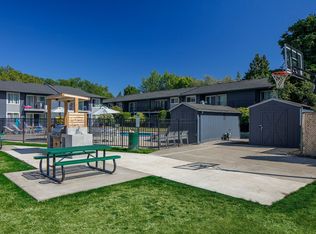 11177 NE Weidler St #B06, Portland, OR 97220
