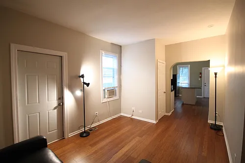 2115 W Wellington Ave #1R Photo 1