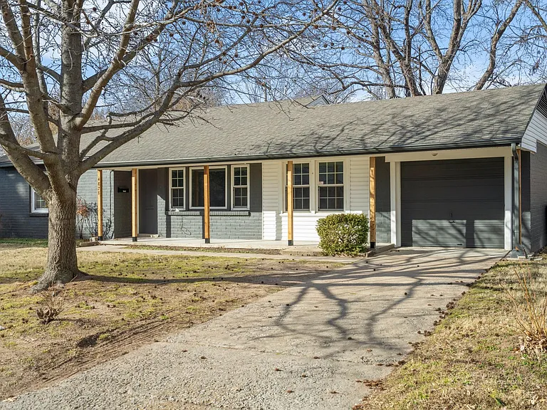 4828 S Madison Ave — Photo 18