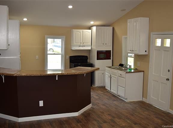 4th image of 804 E Davidson Ave