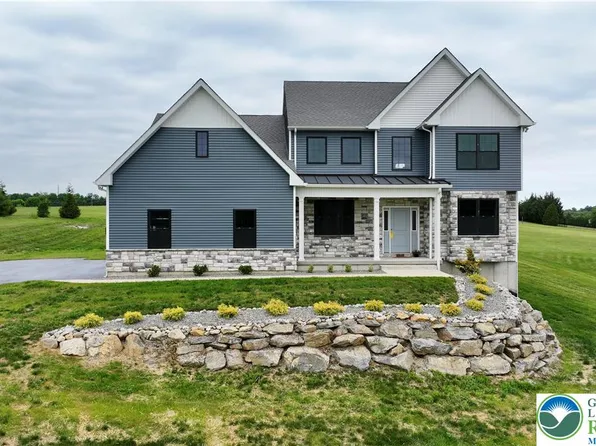 465 Gail Dr, Nazareth, PA 18064