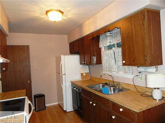 4th image of 208 McGarry Dr