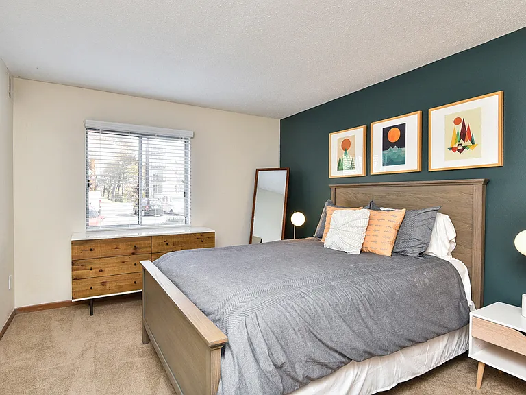 Minnetonka Hills Apartments — Photo 3