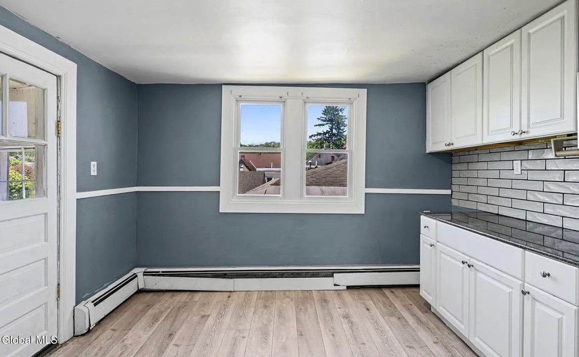 2 bed, $1,200 — Photo 2