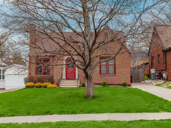 4217 Franklin Ave, Des Moines, IA 50310