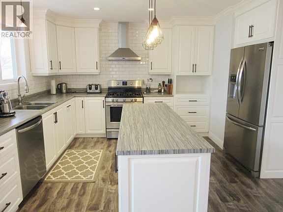 3rd image of 56 Jack Pine Pl