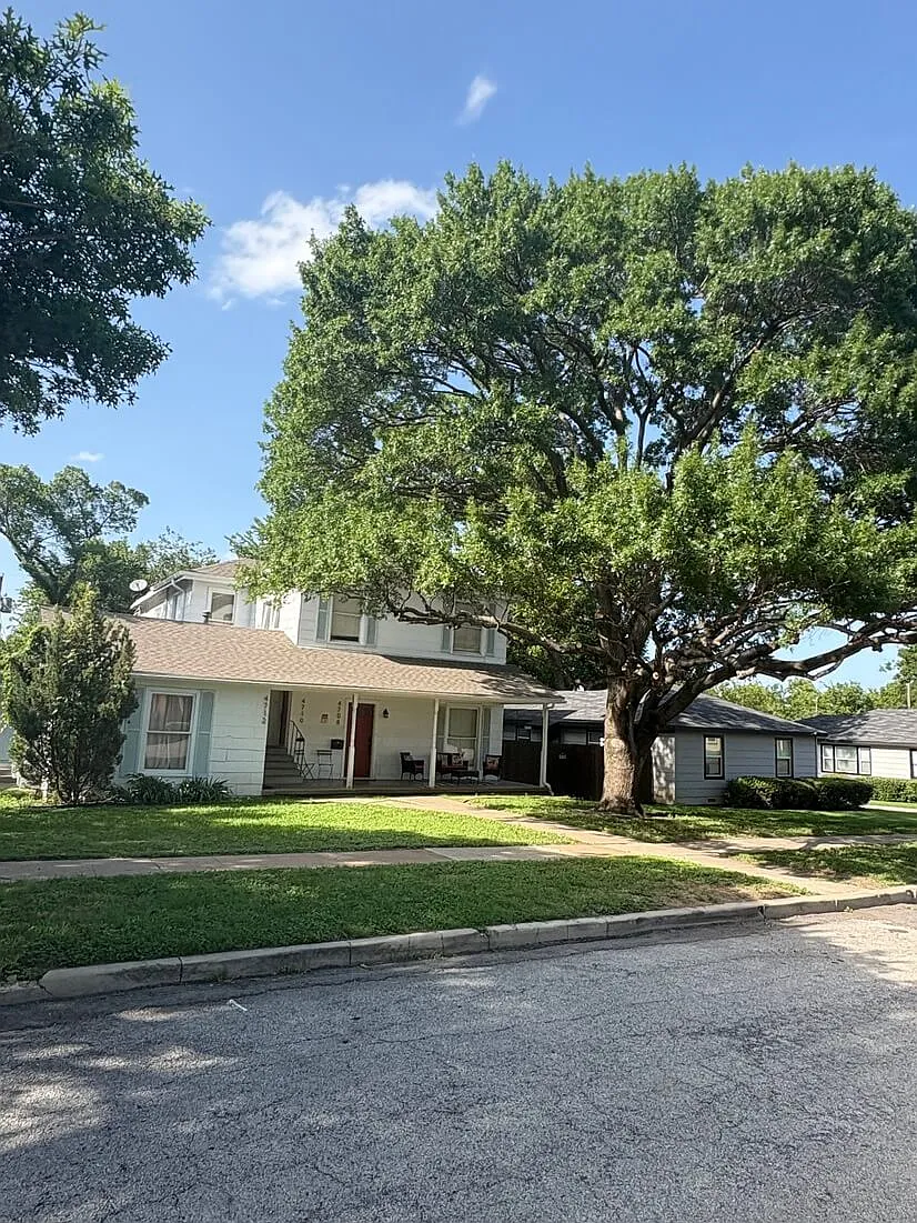 Cozy home in quiet secure neighborhood — Photo 2