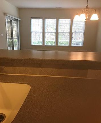 5th image of 907 Lily Magnolia Ct