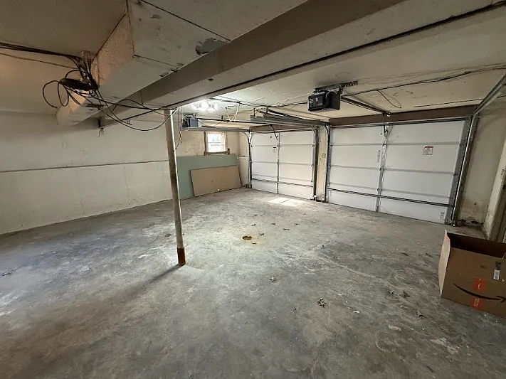 OPTIONAL: rent 1 car garage space $150 extra per month
