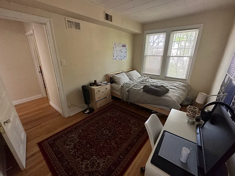 2711 N Kenmore Ave — Photo 18