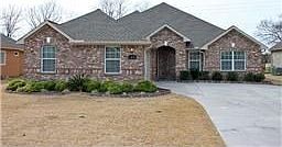 1st image of 134 Hillsborough Dr W