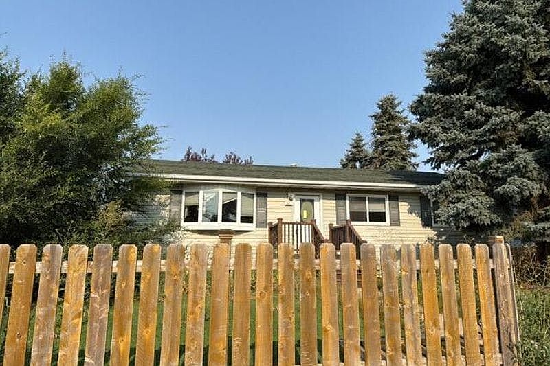 1st image of 1817 9th Ave E