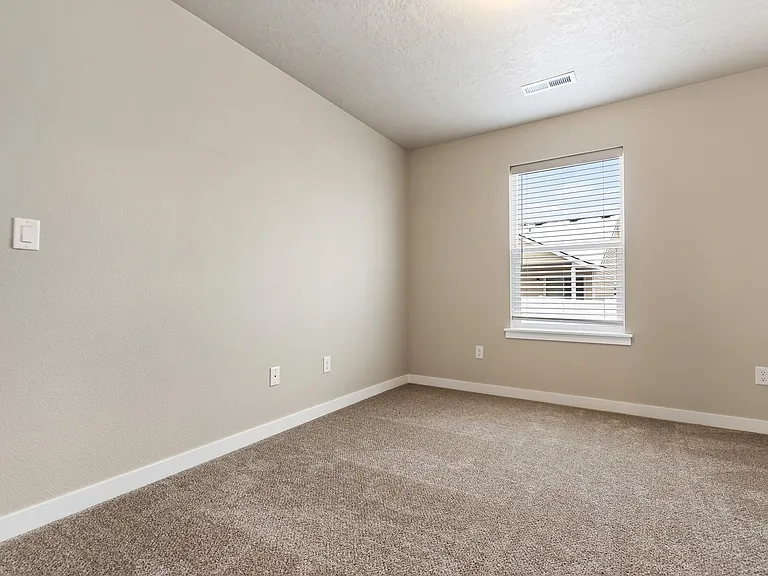 7807 S Dewberry Ave — Photo 18