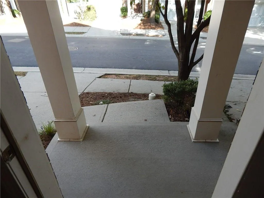 4 bed, 3.5 bath, 1860 sqft, $2,200 — Photo 3