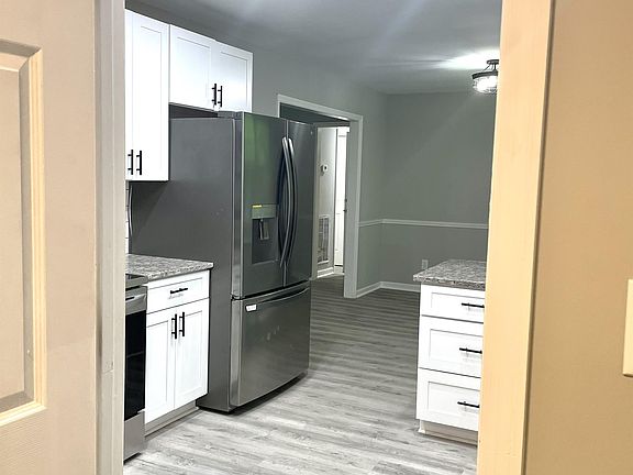 2nd image of 5019 Peach Mountain Cir