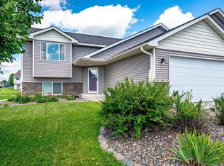 8638 Preserve Blvd N, Chisago City, MN 55013