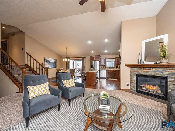 3rd image of 8505 S Quiet Oak Cir