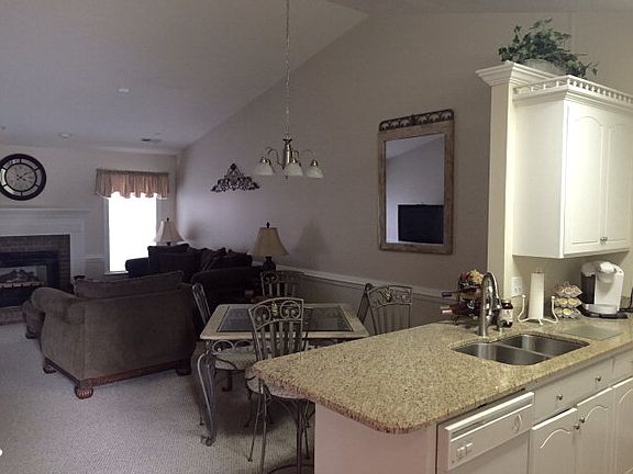 5th image of 302 S Harding Dr