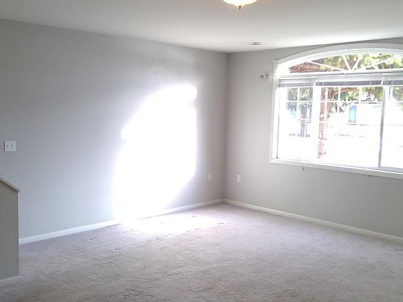 3rd image of 622 E Market St Unit 102