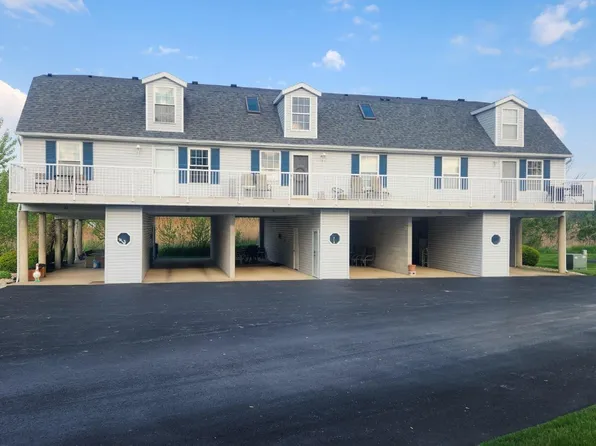 49 N Schooner Point Dr, Port Clinton, OH 43452