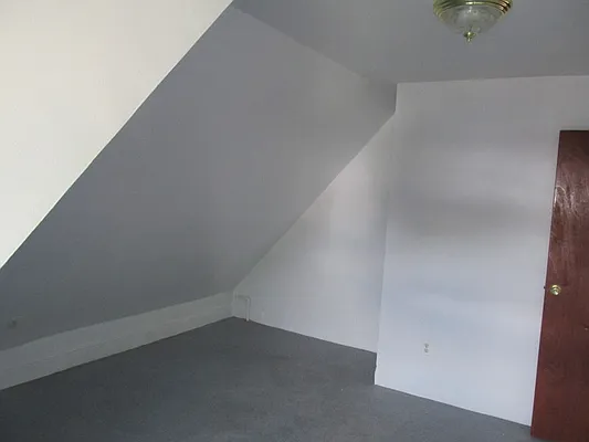 Rented by Windsor Homes Realty Corp | media 54