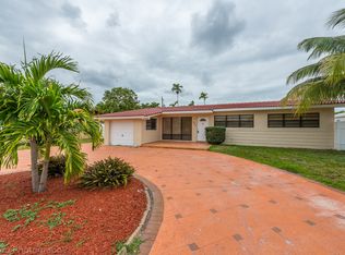 961 W 55th Pl, Hialeah, FL 33012