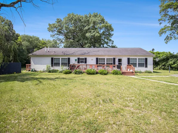 2256 Moulder Dr, Niles, MI 49120