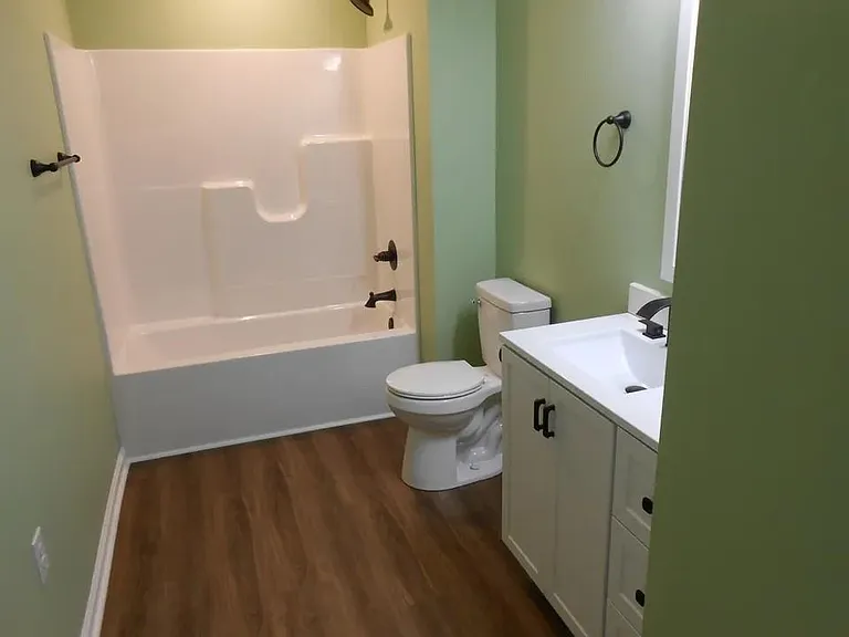 324 W Edmonds St — Photo 16