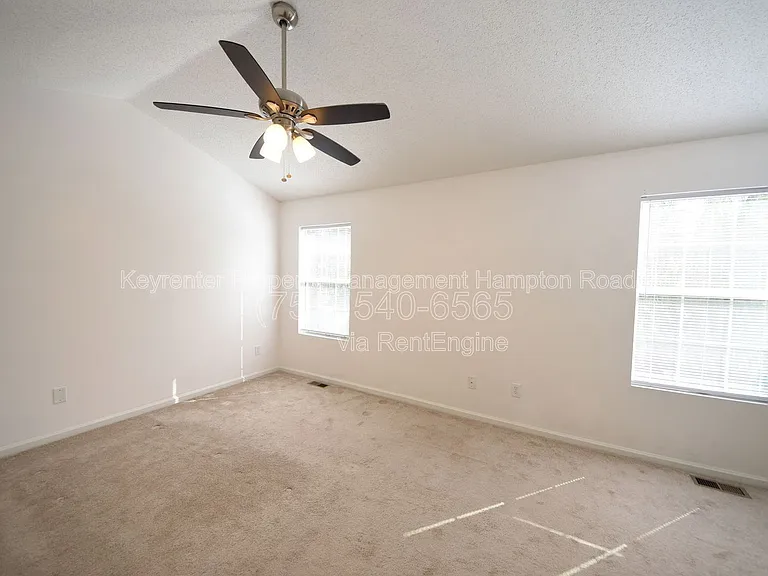 1549 River Creek Cres — Photo 29
