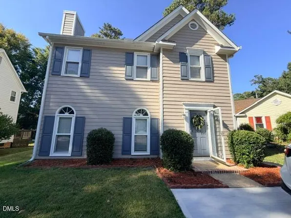 109 Romaine Ct, Cary, NC 27513