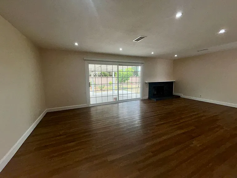 8842 Enloe Ave — Photo 5