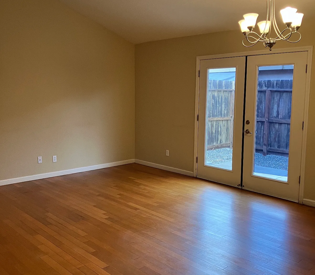 2 bed, 1100 sqft, $2,499 — Photo 2