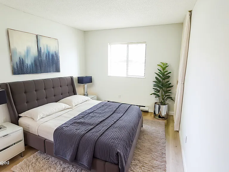 2525 Hill Tout St — Photo 9